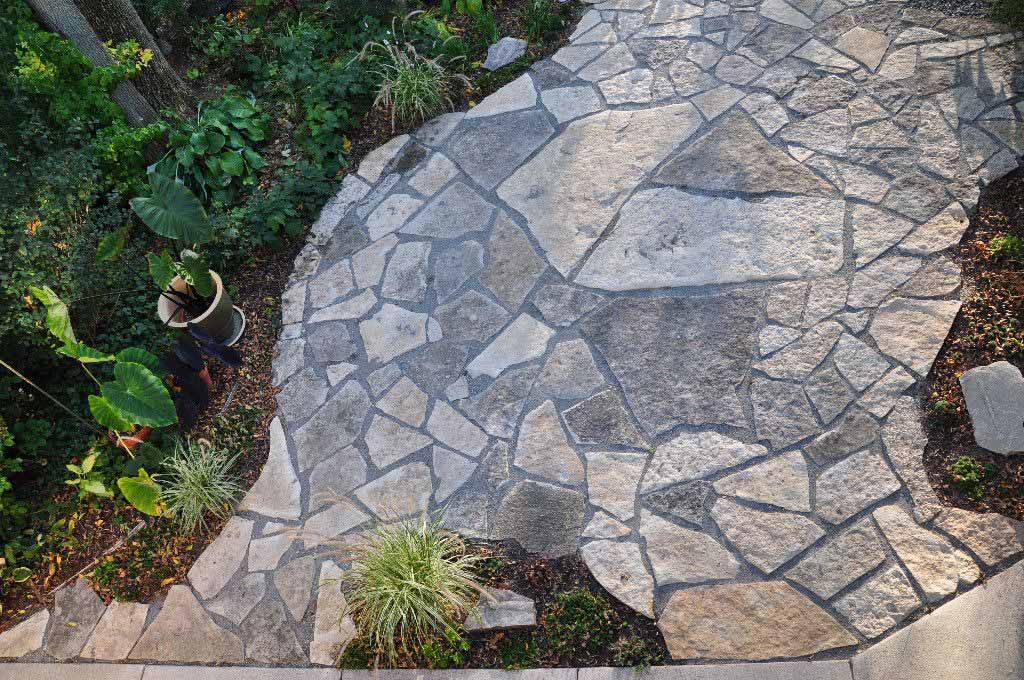 Bayside__WI___Natural_Flagstone_Patio_4-163-1500-800-80b