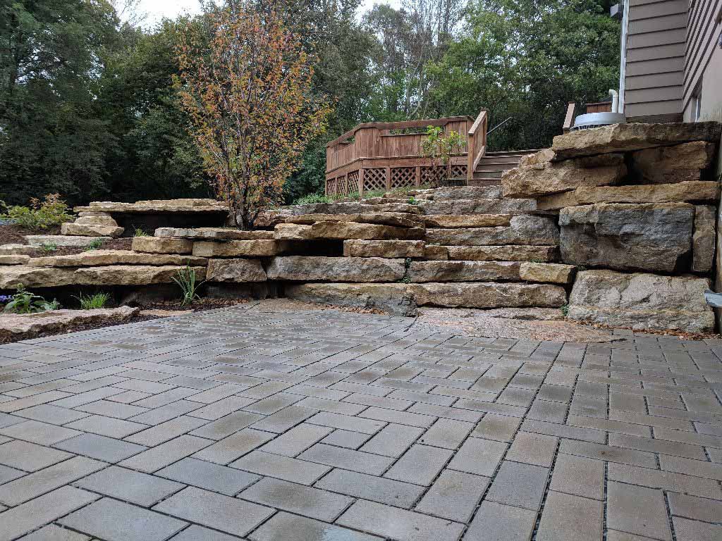 Lemeke_Stone_Terraced_Outcropping_Natural_Staircase_Unilock_Eco_Priora-439-1500-800-80b