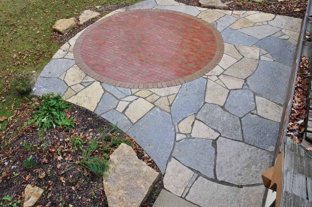 Two_tone_irregular_Lannon_stone_brick_inlay_patio_complete_-145-1500-800-80b